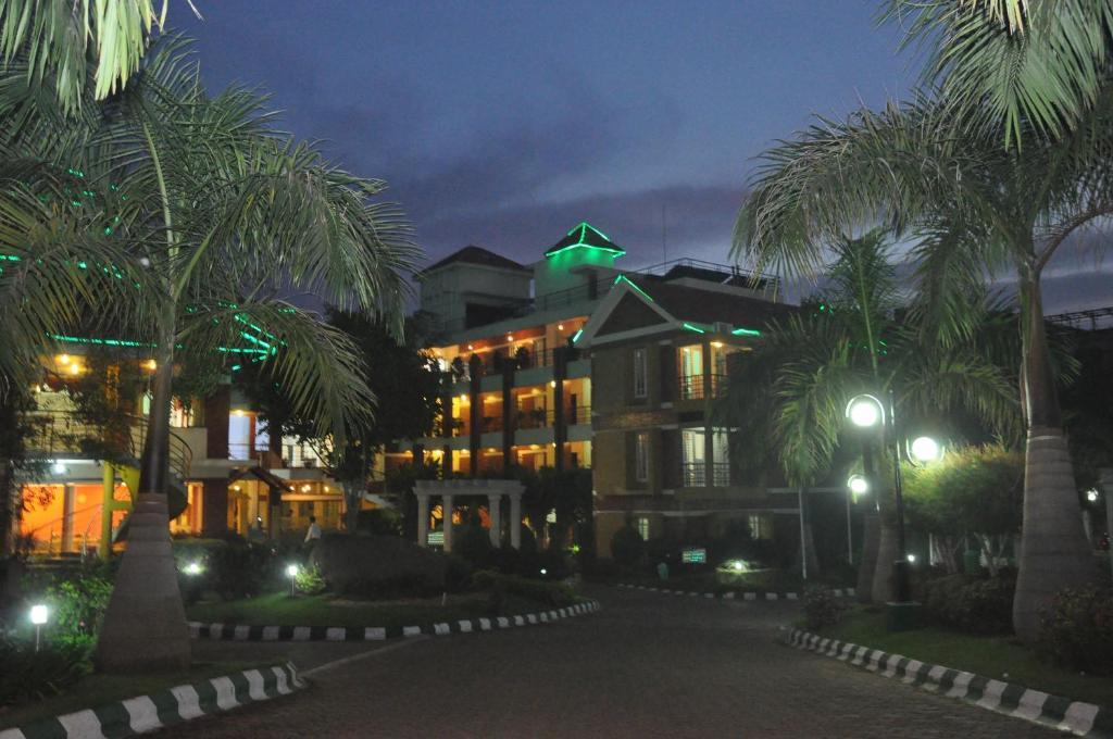 Hotel Le Ruchi The Prince Májszúr Kültér fotó
